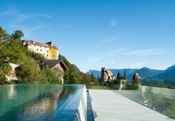 Infinity Pool mit Aussicht