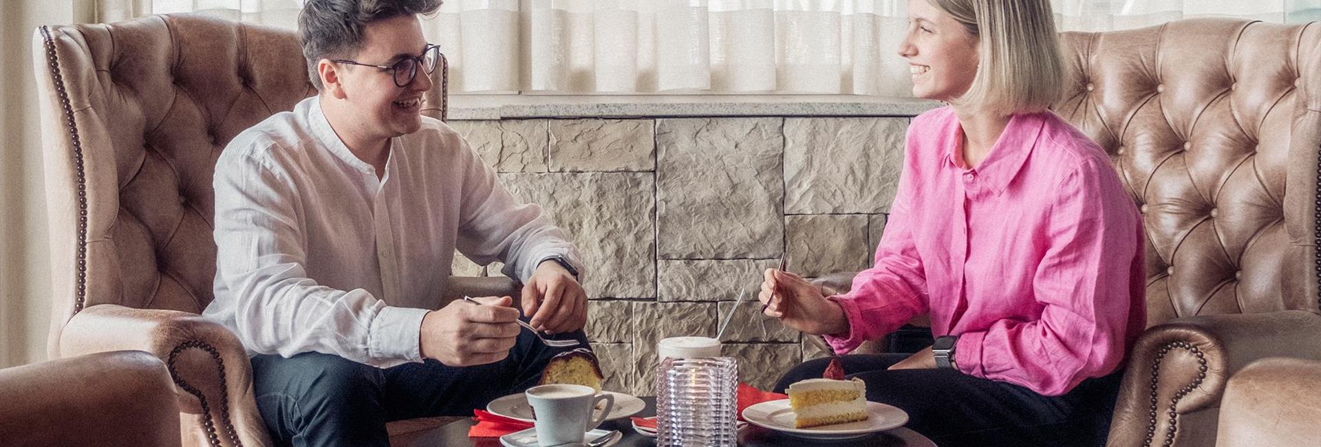 Coffee and cakes for two